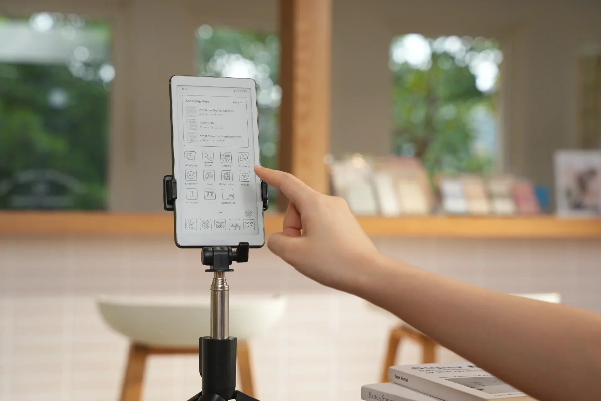 Best eReader for Students: A Lightweight and AI-Powered Study Solution